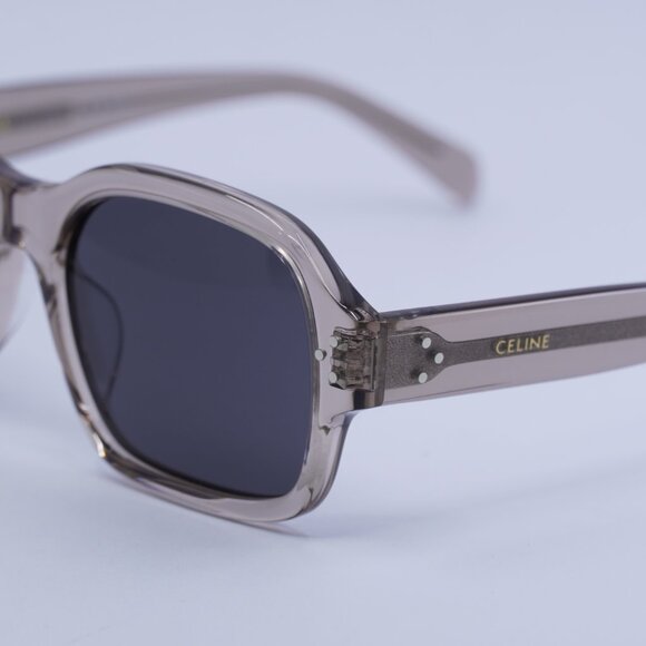 🕶️ New Celine CL40266U 59A Sunglasses - Transparent Taupe Frame, Smoke Lenses - Picture 4 of 10